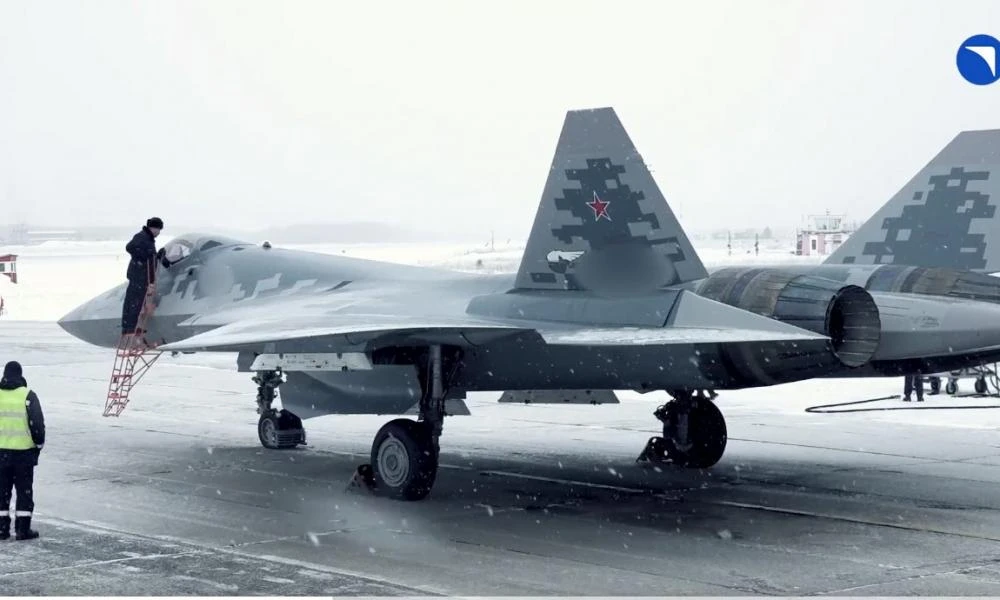 Κίνηση ματ έναντι των ουκρανικών F-16-Υπερηχητικά αεροσκάφη Su-57 εντάχθηκαν στην ρωσική Πολεμική Αεροπορία (Βίντεο)